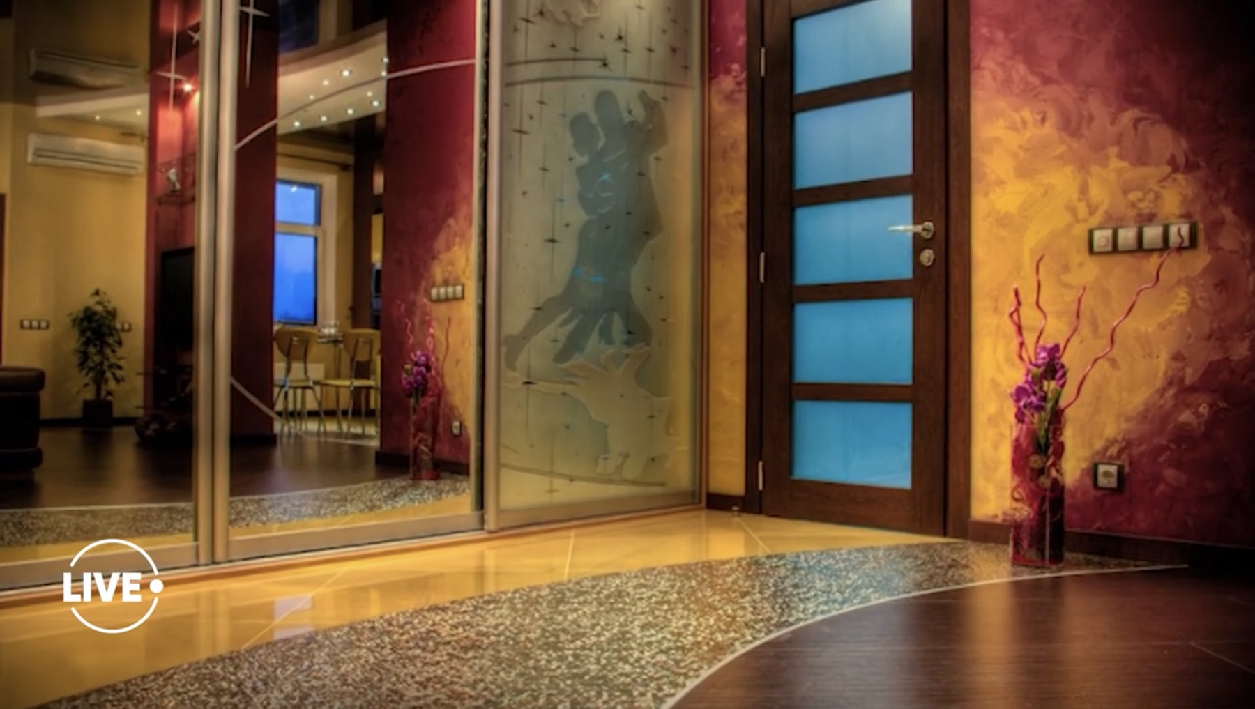 Однушка возле костела и особняк под Киевом с "дырой" в спальне: как выглядит жилье Влада Ямы (видео)